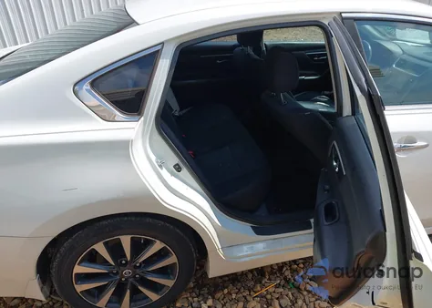 2016 Nissan Altima 2.5 Sv из США, поврежденный, VIN 1N4AL3AP2GC161991